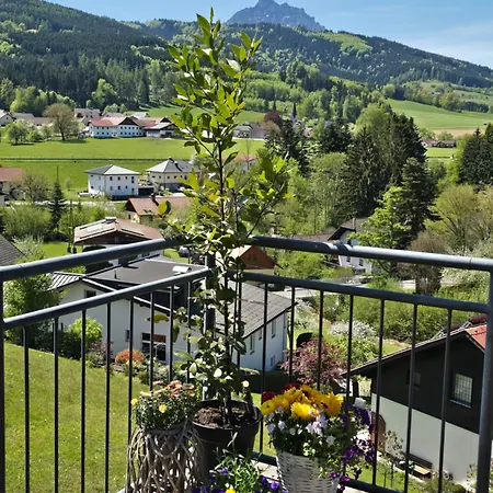 Naturnah & Gemuetlich - Feriennest Mit Bergkulisse Sankt Konrad